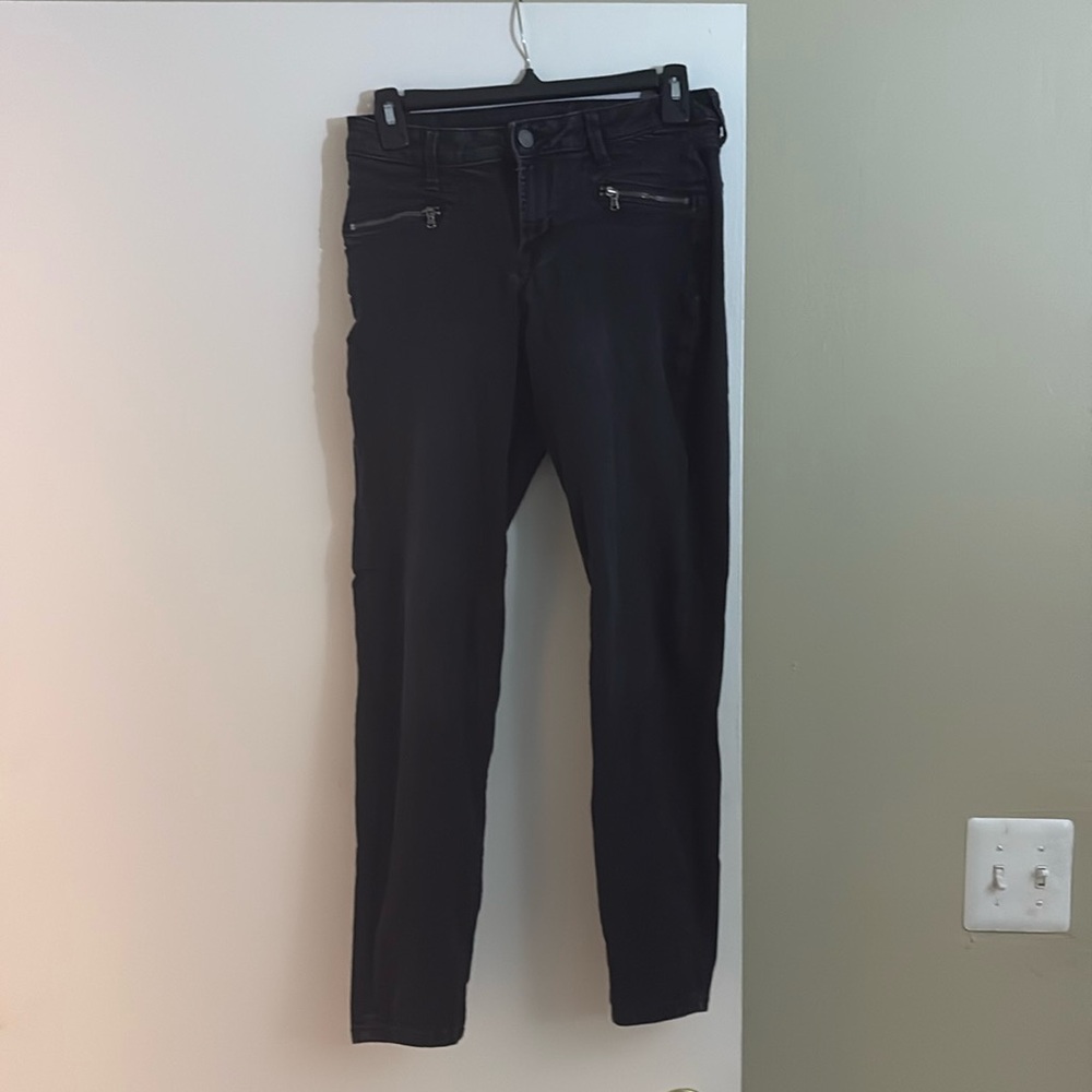 Black Mid Rise Jean